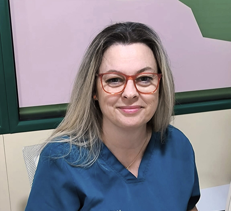 sylvia-vigon-auxiliar Fernando Menaches - Fisioterapeuta